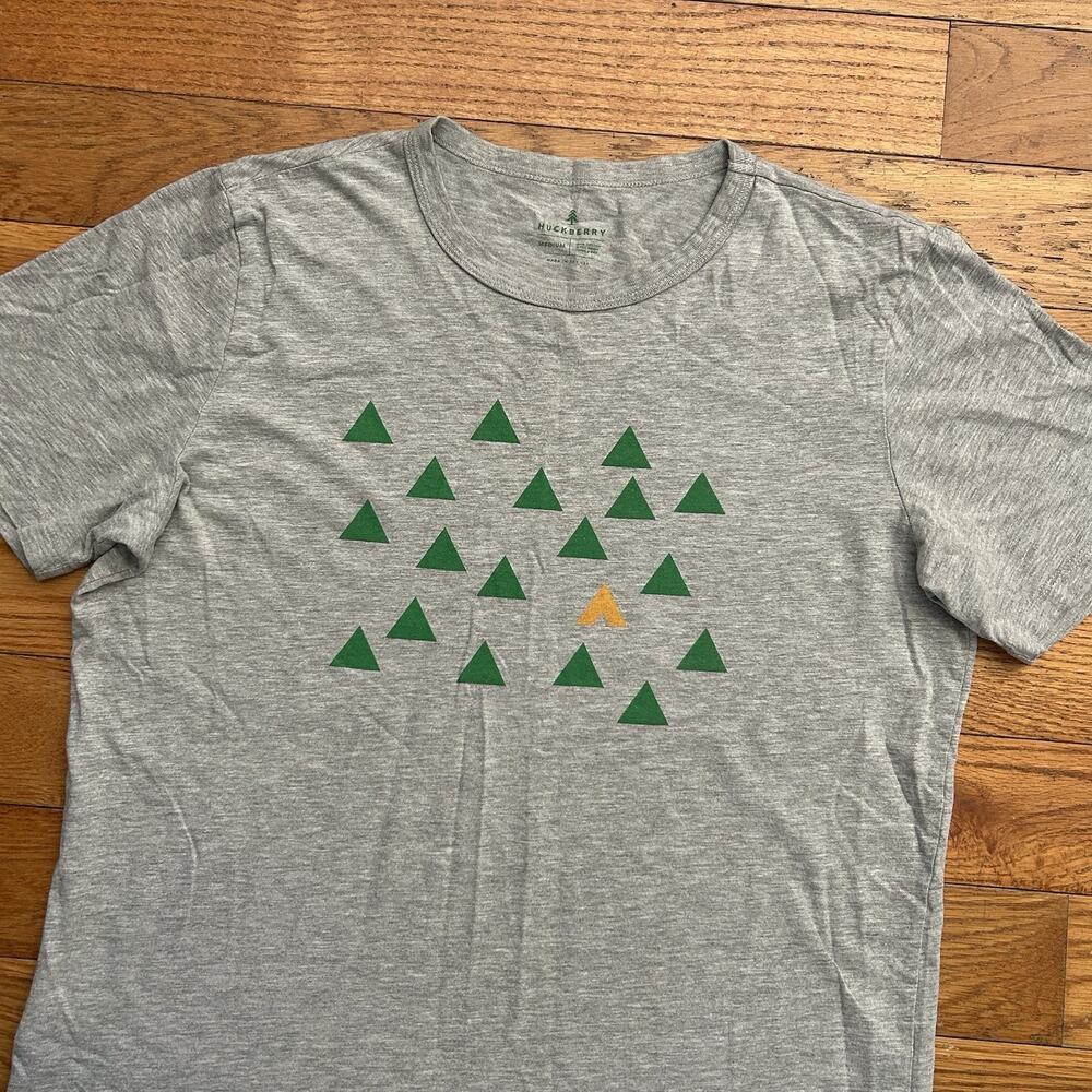 Huckberry Camping Mountain Tree Forest Art Tee Shirt Medium